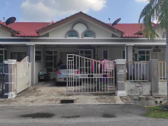 Terraced House for sale in Malaka