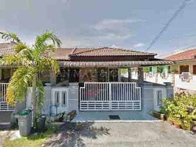 Terraced House for sale in Malaka