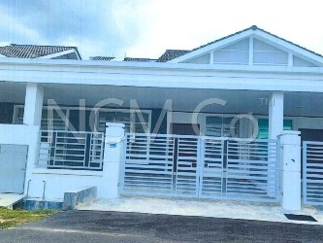 Terraced House for sale in Malaka
