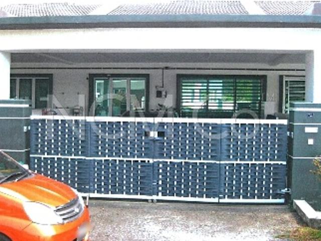 Terraced House for sale in Malaka