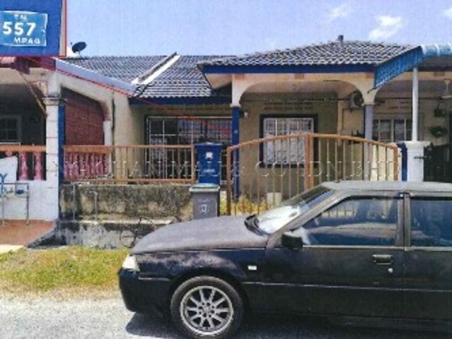 Terraced House for sale in Malaka