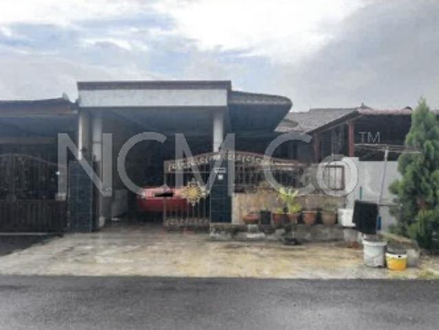 Terraced House for sale in Kuala Selangor, Selangor