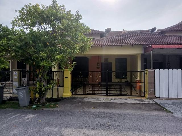 Terraced House for sale in Malaka