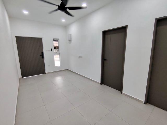 Terraced House for sale in Malaka