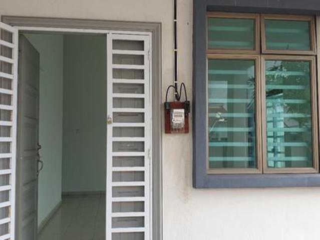 Terraced House for rent in Malaka