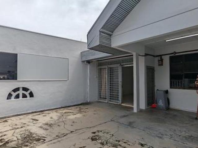 Terraced House for sale in Malaka
