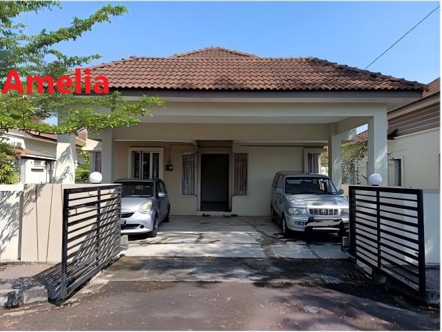 Bungalow for sale in Wellesley, Penang