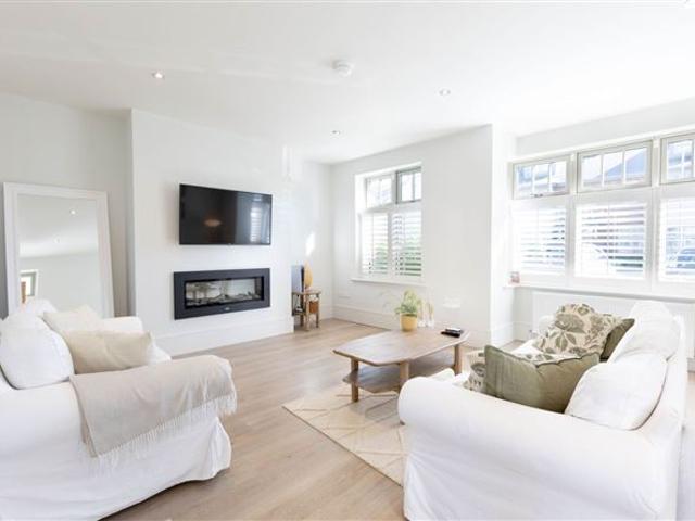 Terraced House to rent in Dublin