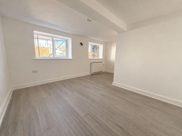 Apartment for rent in Beaumaris