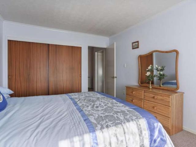 Apartment for sale in Chaslands, Canterbury