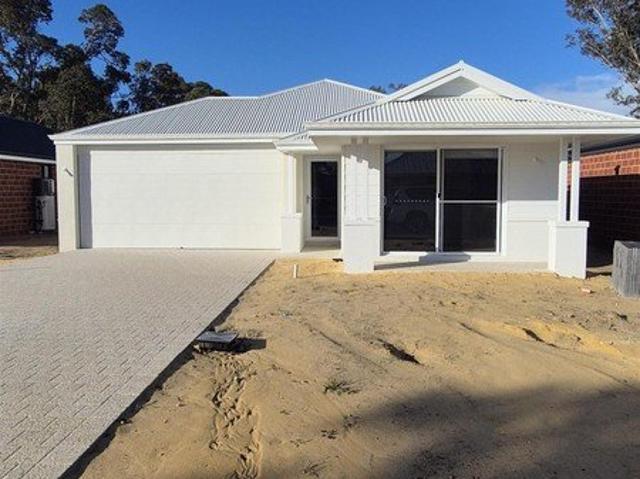 Cottage for sale in Waroona, Western Australia
