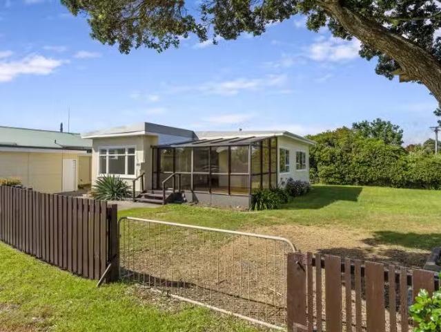 House for sale in Otaki Beach, Wellington