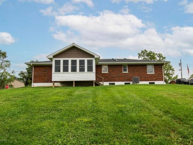 House for sale in Williamstown, Kentucky