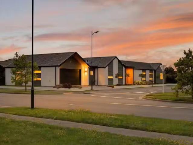 House for sale in Chaslands, Canterbury
