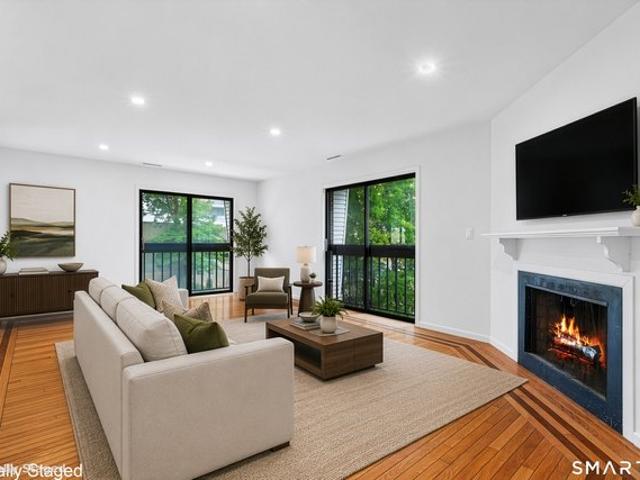 Townhouse for sale in Cos Cob, Connecticut