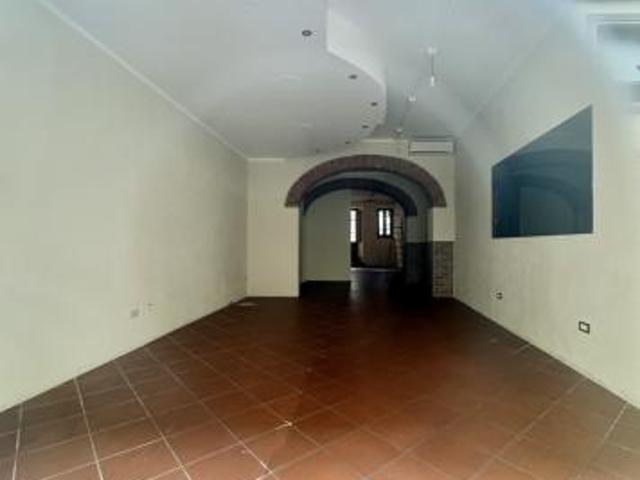 Locale Commerciale in affitto a Camaiore, Lucca