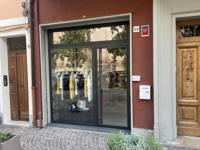Locale Commerciale in affitto a Unione Terre d'Acqua, Crevalcore