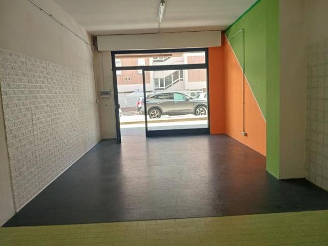 Locale Commerciale in affitto a Marche, Ancona