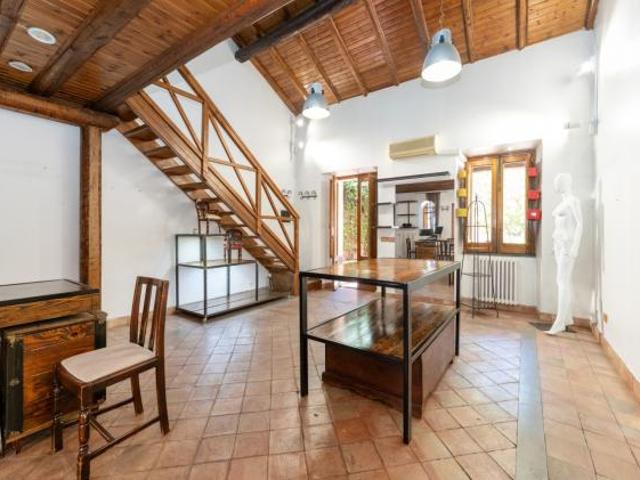 Locale Commerciale in affitto a Mascalucia, Sicilia
