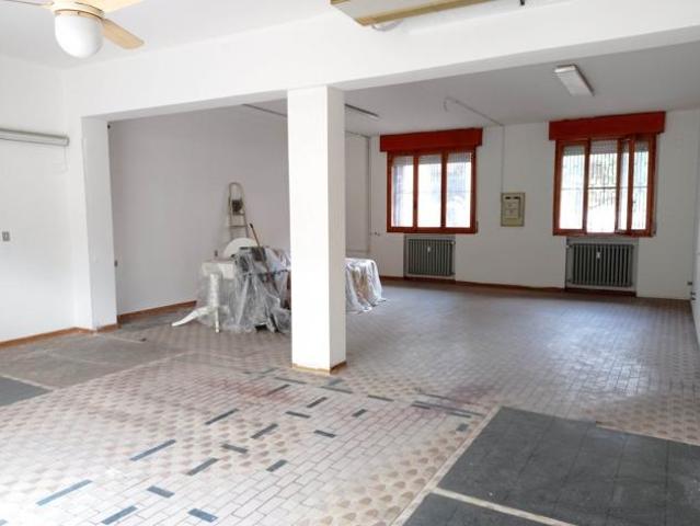 Locale Commerciale in affitto a Musicisti, Modena