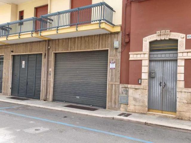 Locale Commerciale in affitto a Puglia, Bari