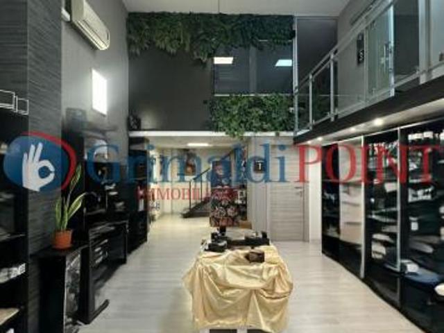 Locale Commerciale in vendita a Puglia, Lecce