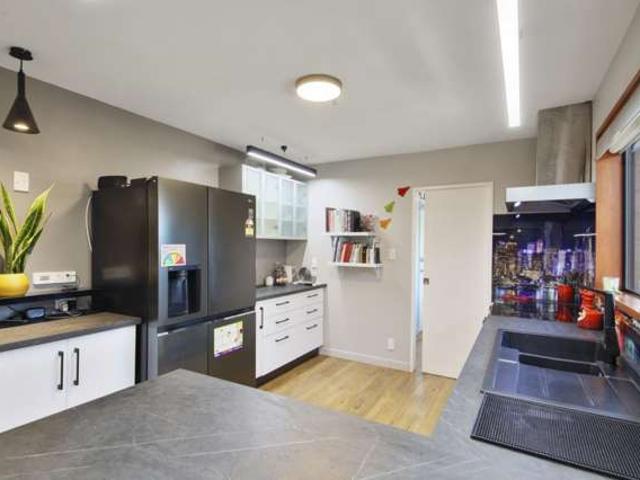 Property for sale in Chaslands, Canterbury