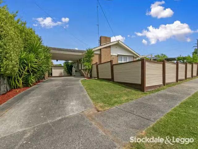 House for rent in Churchill, Victoria