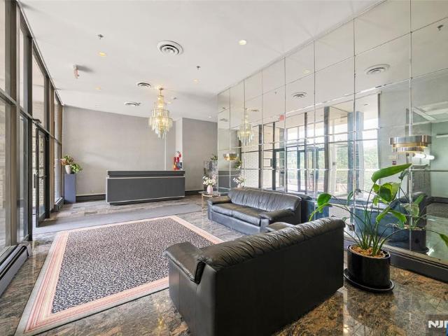 House for sale in Fort Lee, New Jersey