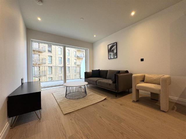 Apartment for rent in Sands End, Greater London
