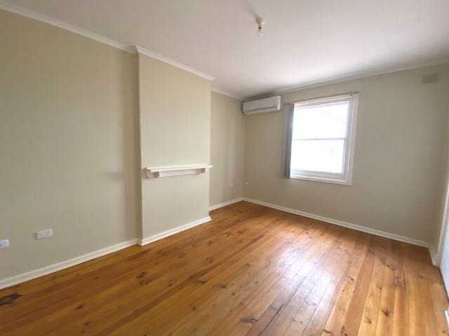Room for rent in Whyalla Stuart, South Australia