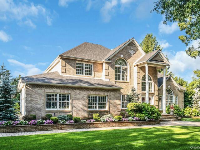 House for sale in Smithtown, New York