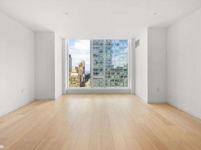 Condo for sale in Arverne, New York