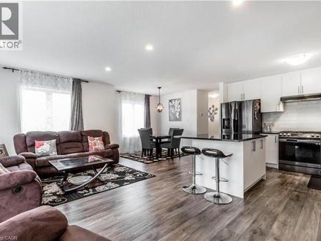 Townhouse for rent in North Dumfries, Ontario