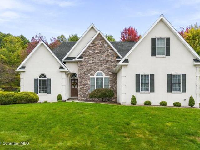House for sale in Fitzgerald Drive, Moosic