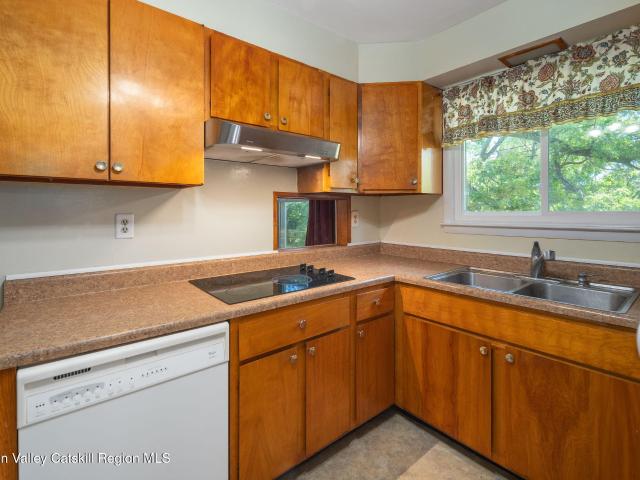House for sale in Hannacroix, New York