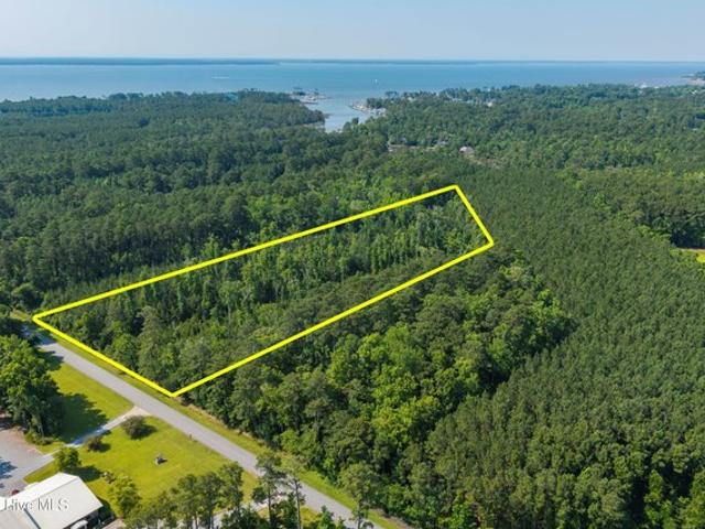 Land for sale in Oriental, North Carolina