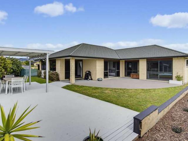House for sale in Waikanae Beach, Kāpiti Coast District