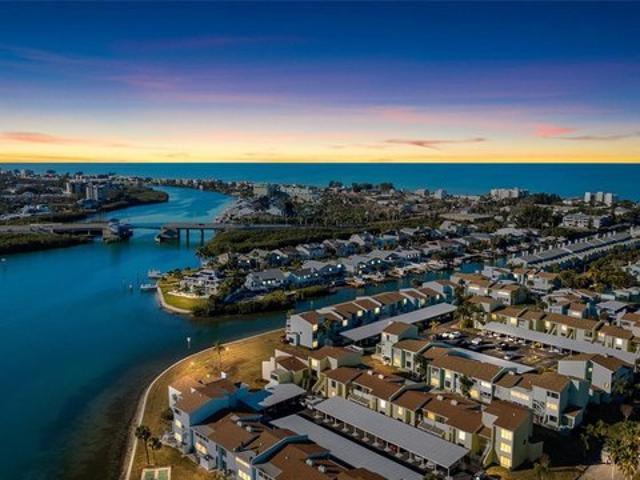 Condo for sale in Indian Rocks Beach, Florida