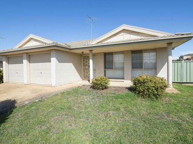 Granny Flat for rent in Glenmore Park, Sydney