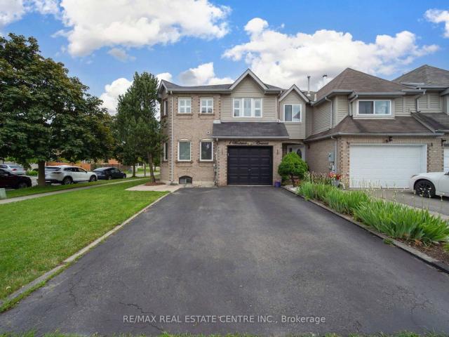 Townhouse for sale in Woburn, Ontario