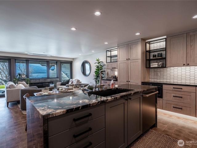 Condo for sale in Washington