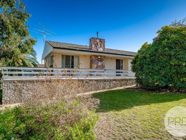 House for rent in Kooringal, Wagga Wagga City Council