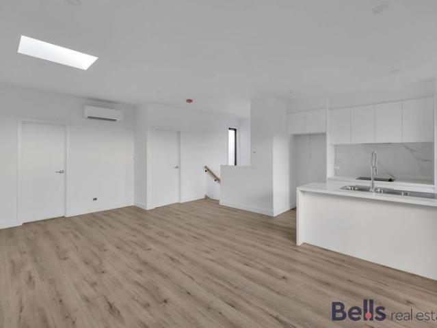 Townhouse for rent in Camerons Creek, Victoria