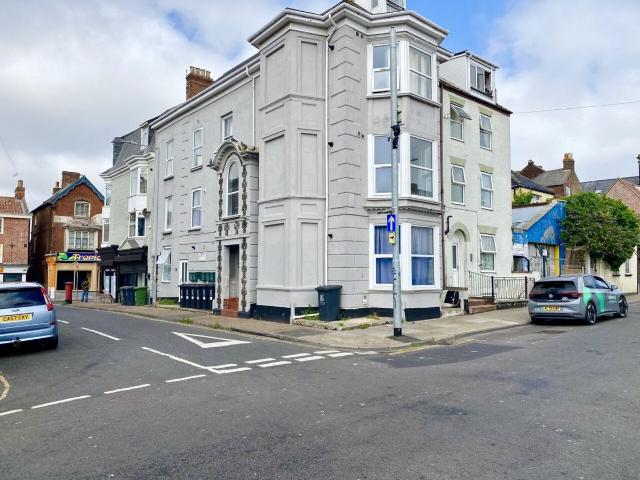 Apartment for rent in Southtown, Stokesby