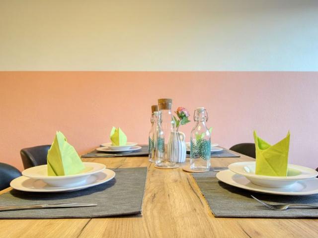 Studio mieten in Einigen, Zürich