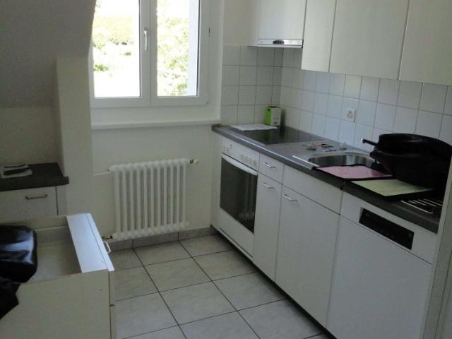 Studio mieten in Einigen, Zürich