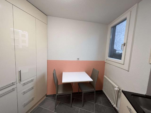 Studio mieten in Einigen, Zürich