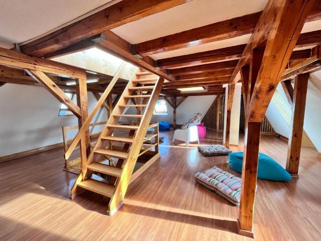 Studio mieten in Einigen, Zürich