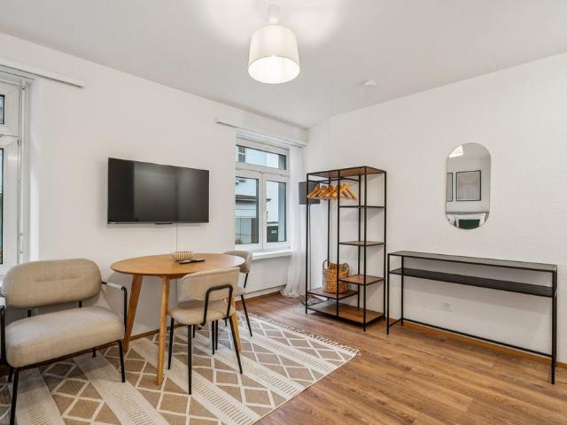 Apartment mieten in Einigen, Zürich